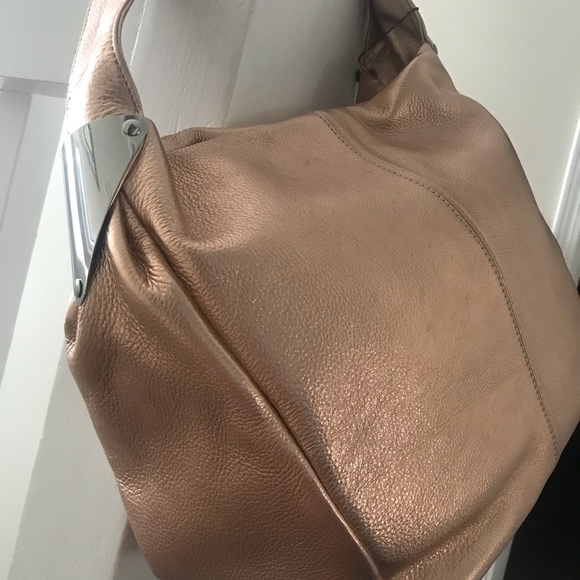 Vince Camuto Hobo bag “sold out everywhere” - Picture 3 of 6